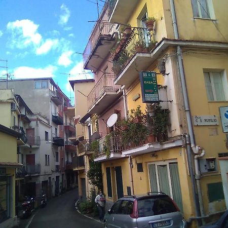 Room In Guest Room - Single Room With Shared Bathroom Taormina Luaran gambar