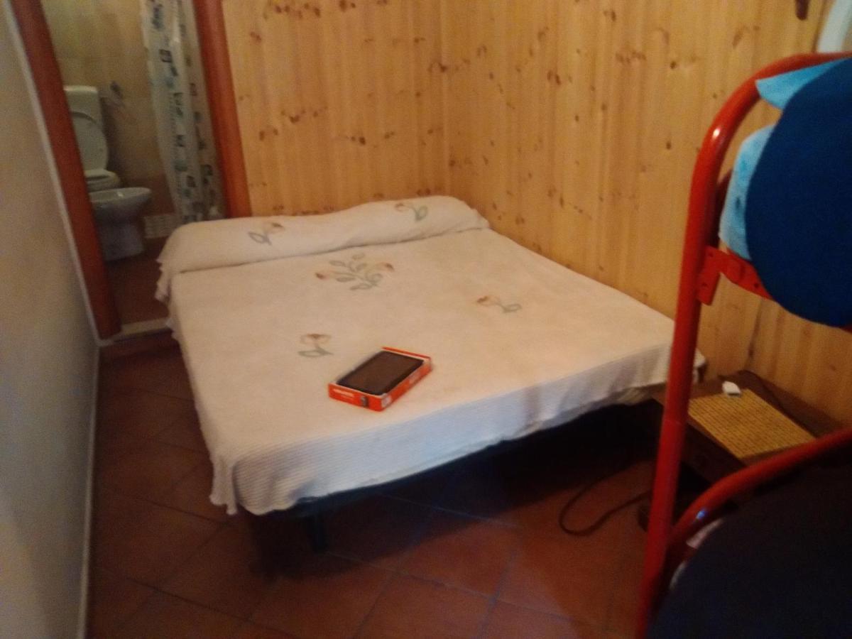 Room In Guest Room - Single Room With Shared Bathroom Taormina Luaran gambar