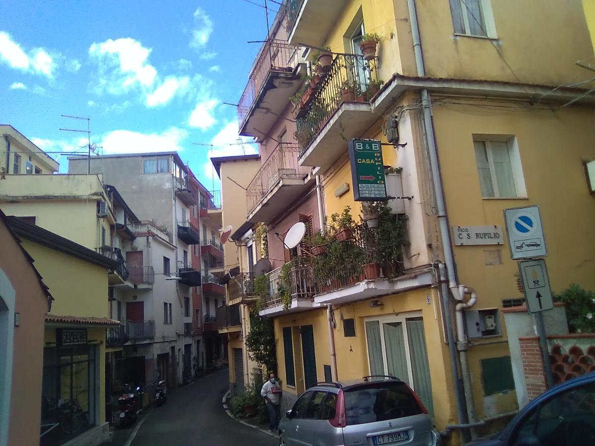 Room In Guest Room - Single Room With Shared Bathroom Taormina Luaran gambar